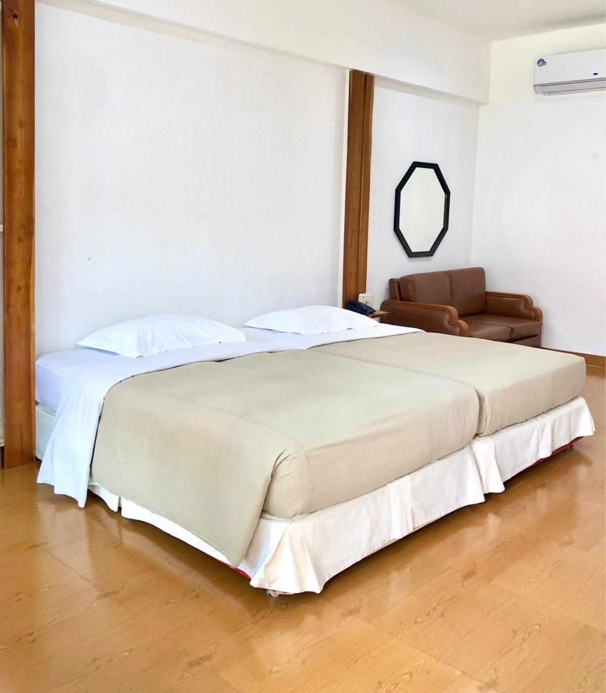 Lopburi Inn Resort Eksteriør bilde