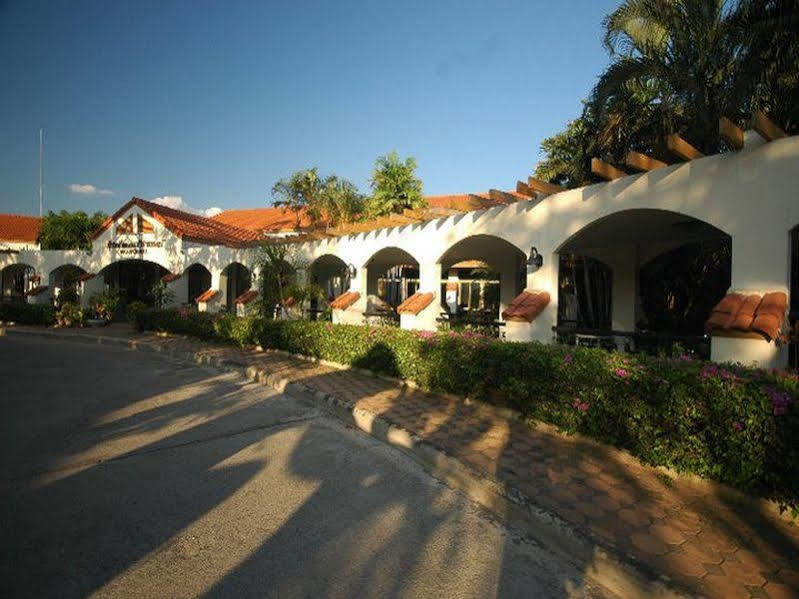 Lopburi Inn Resort Eksteriør bilde
