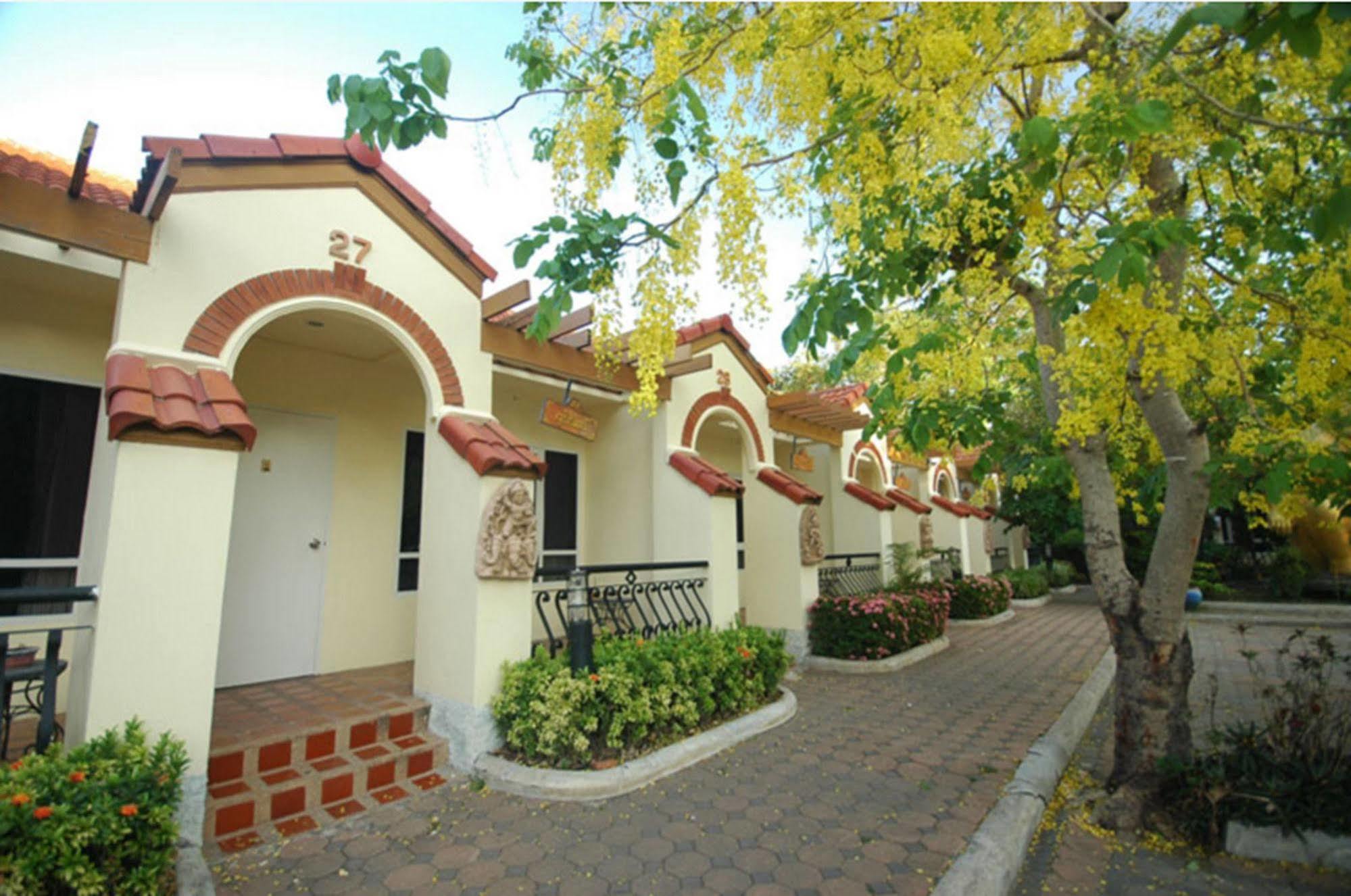 Lopburi Inn Resort Eksteriør bilde