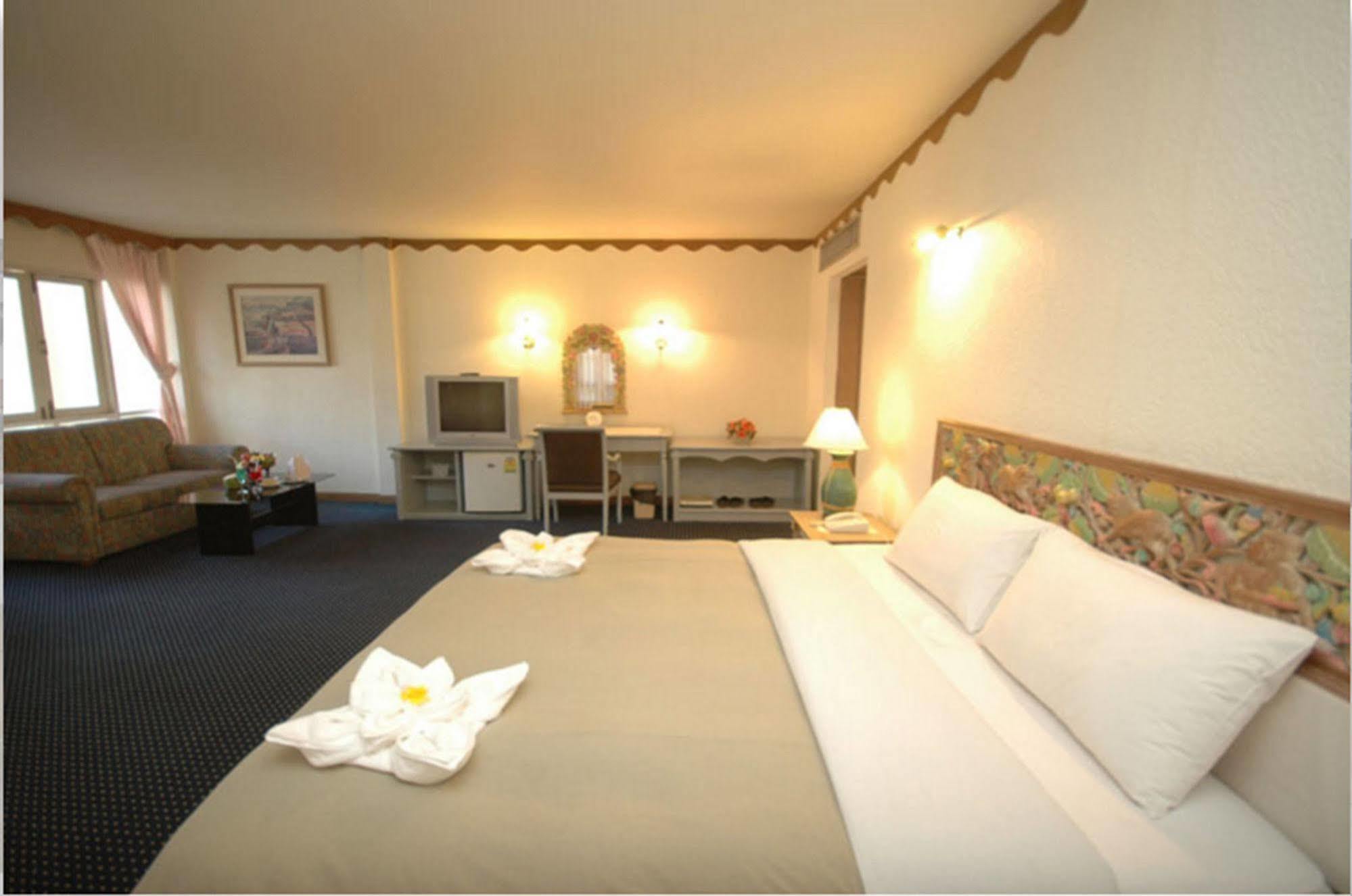 Lopburi Inn Resort Eksteriør bilde