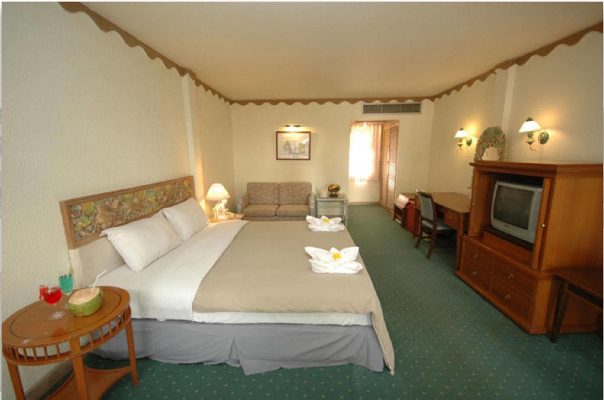 Lopburi Inn Resort Eksteriør bilde